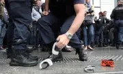 Incidents violents à la prison de Pau : un détenu armé et des menottes défectueuses