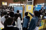 Insertion des jeunes : le gouvernement dévoile sa stratégie en 15 mesures