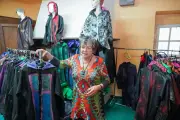 Iris Mansard, la « Rain coat lady » autrichienne du Pays basque