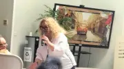 Isabelle Coelho enchante les résidents de l'Ehpad de Thézan-lès-Béziers