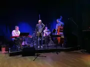 Jazz pourpre : une conte-férence pour les écoliers à Gardonne