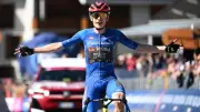 Jonas Vingegaard remporte la 14e étape du Giro et prend le maillot rose