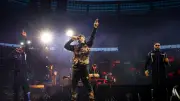 Jul au Stade de France : dernières places, invités et infos concerts