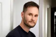 Julien Dufresne-Lamy raconte sa mère dans un roman bouleversant à Hyères