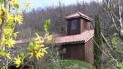 Justice ordonne la démolition du village sacré des Esséniens en Aveyron