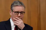 Keir Starmer déterminé à rester malgré les appels à son départ
