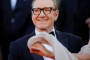 Kevin Spacey fait un retour remarqué sur les marches de Cannes