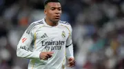 Kylian Mbappé et Ester Exposito surpris en pleine nuit à Madrid par un streamer