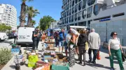 La brocante du dimanche s'installe durablement sur le quai Pompidou