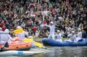 La flamme olympique en Nouvelle-Aquitaine : un périple historique en images