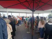 La Plage aux écrivains d'Arcachon attire toujours la foule
