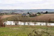 La vie paysanne immortalisée : une description intime d'une ferme française