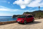 La voiture électrique à petits prix débarque en France