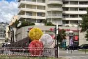 Le cornet de glace de Nice : réinstallation en question après sa chute