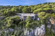 Le discret milliardaire russe Alexey Bogachev s'offre la Villa Alpha pour 44,5 M€