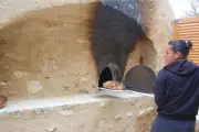 Le four traditionnel des Clausonnes rallumé à Valbonne après sa réhabilitation