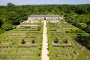 Le Jardin Secret du Parfumeur à Versailles : Une Ode Olfactive