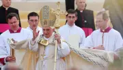 Le lien séculaire entre le Vatican et Lourdes avant la possible venue du pape