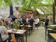 Le Parvis Magna rouvre sa guinguette lounge pour un été festif