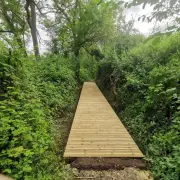 Le ponton en bois de Lamarque à Cussac-Fort-Médoc rouvert après les crues