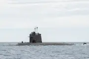 Le sous-marin nucléaire Perle quitte Toulon pour sa déconstruction