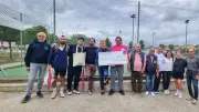 Le Tennis-Club de Capestang remet 700 € à la Ligue contre le cancer