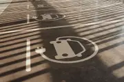 Électrification : aides au logement et mobilité pour les ménages