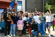 Les volleyeurs de Royan célèbrent leur titre de champions de France