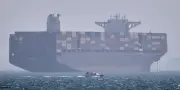 L'Iran tire des missiles sur des navires américains, deux cargos traversent Ormuz