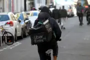 Loi européenne sur les travailleurs des plateformes : ce qui change en France