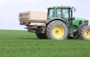 L'UE débloque 200 millions d'euros pour les agriculteurs face à la flambée des engrais