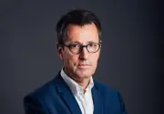 L'uniforme au travail : une histoire de pouvoir et d'identité