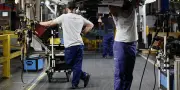 Marché du travail : les métiers qui recrutent le plus sont les moins valorisés