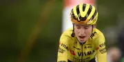 Marion Bunel sur le podium de la Vuelta féminine remportée par Paula Blasi