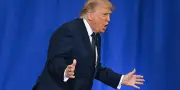 Médiateur pakistanais à Téhéran, Trump reste à Washington