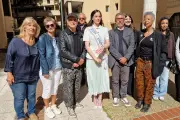 Miss Univers 2025 en visite surprise au Secours Populaire de Cannes