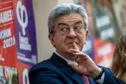 Mélenchon tend la main à la gauche et critique le «suicide anti-LFI»