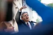 Mélenchon veut porter plainte contre Marine Le Pen pour manipulation de ses propos