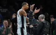 NBA : Wembanyama expulsé, les Spurs s'inclinent face aux Wolves