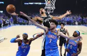NBA : Wembanyama phénoménal, les Spurs arrachent le match 1 à OKC