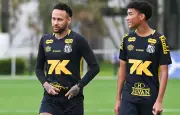 Neymar accusé d'avoir giflé Robinho Jr à l'entraînement de Santos