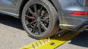 Orléans : une herse anti-recul crève les pneus de nombreux automobilistes