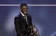 Ousmane Dembélé conserve son titre de meilleur joueur de Ligue 1