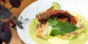 À Paris, L’Entrepôt mêle cinéma et gastronomie dans un lieu unique