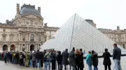 Paris : un homme projetait de faire sauter le Louvre et une synagogue, mis en examen