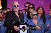 Pascal Obispo assume son générique de Sous le soleil : 