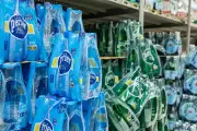Plastique à usage unique omniprésent dans les grandes surfaces selon une étude