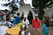 Plongée au XVIIe siècle au château de Bourdeilles avec mousquetaires