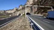 Poids lourd se couche sur l'A75 à Pégairolles-de-l'Escalette, circulation coupée