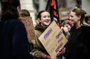 Portrait des militantes féministes en France : jeunes, urbaines et engagées